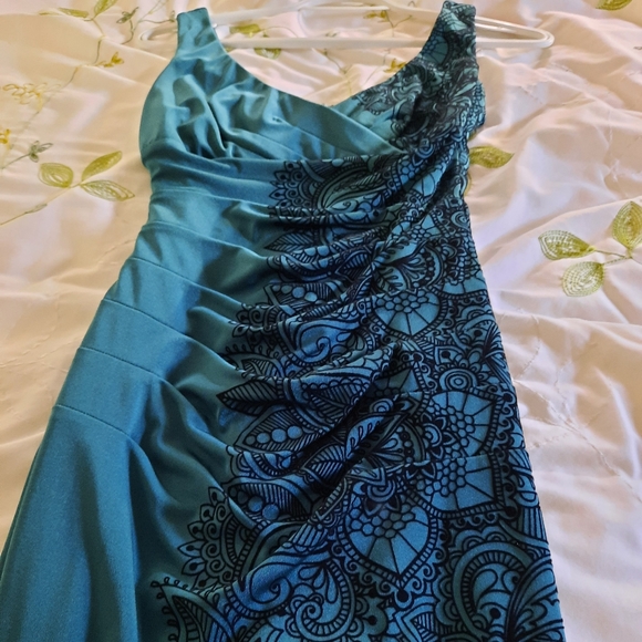 Le Château evening dress - Picture 1 of 3